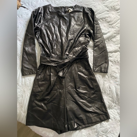HM Elegant Black Women's romper size S like new - Picture 1 of 13